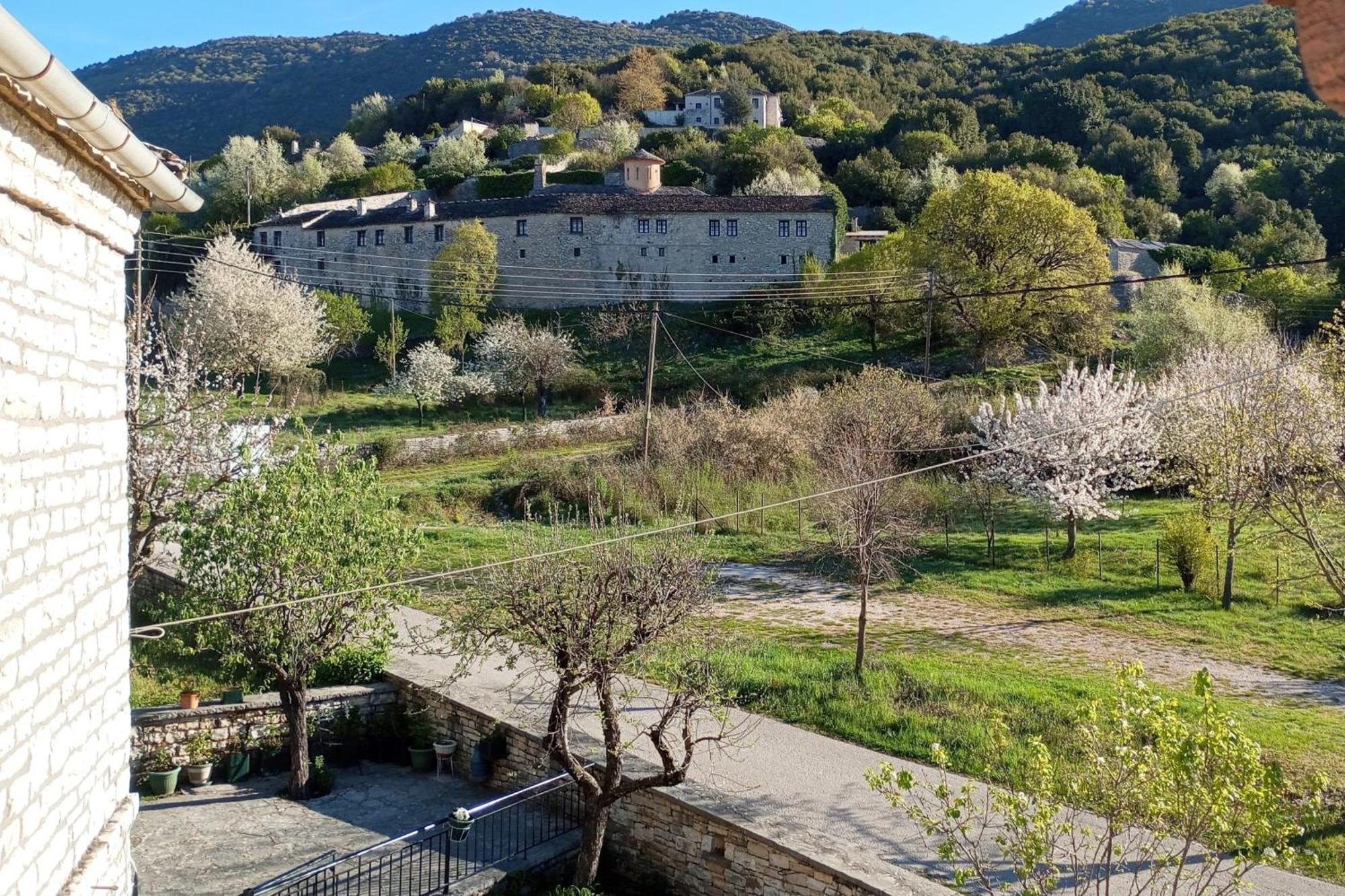 Xenonas Achnoulas Áno Pediná Kültér fotó